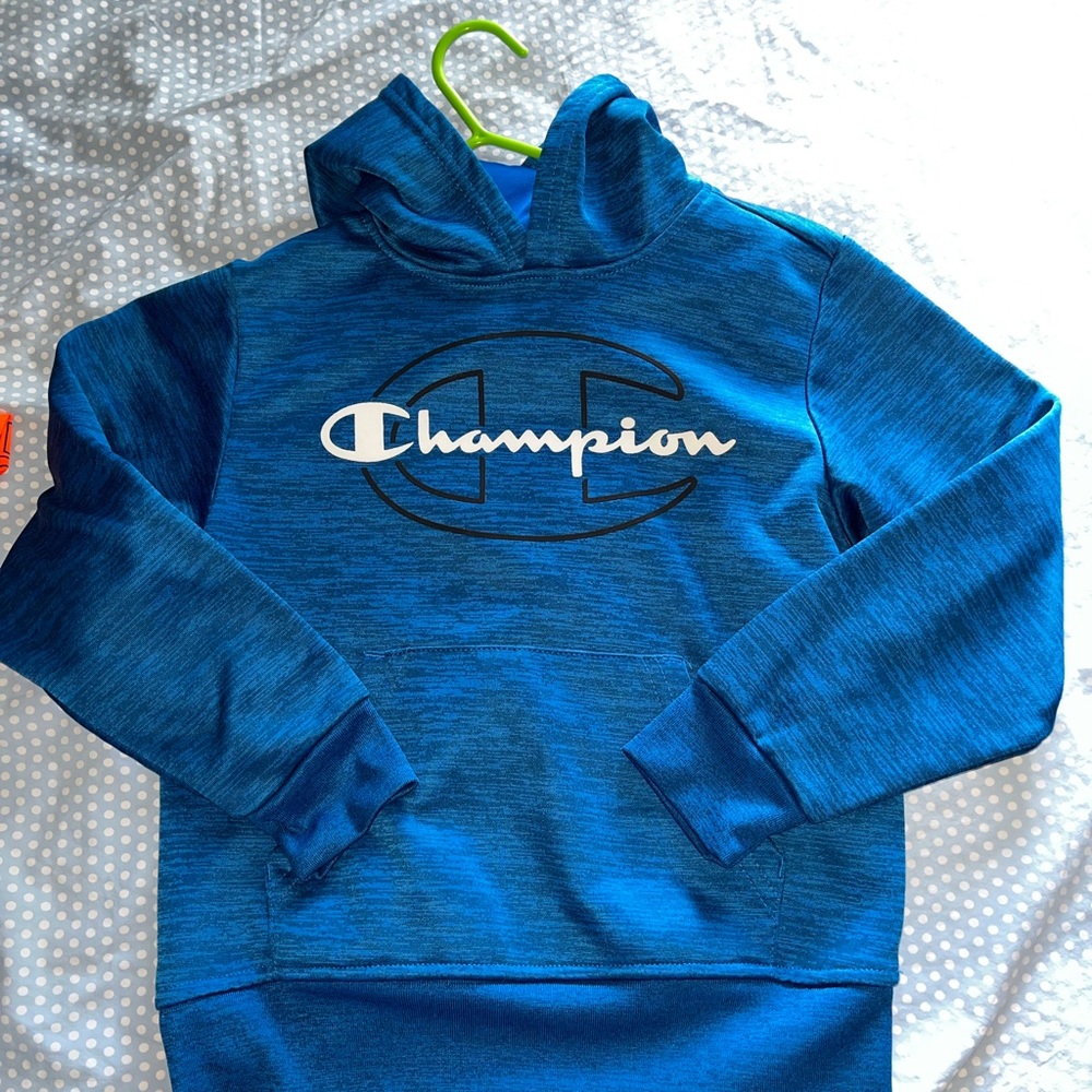 Boy’s size 6/7 Champion Vibrant Blue Pullover Hoodie